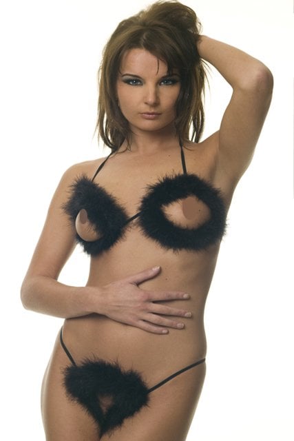 Siyah Erotik Kadın Tüylü Çamaşır